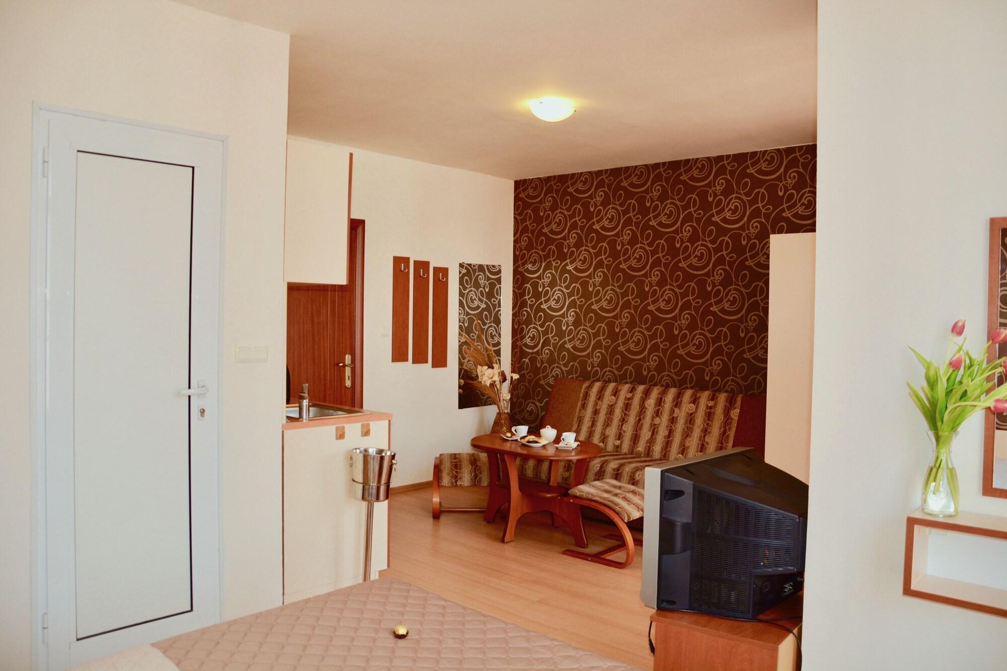 เรนโบว์ 2 ฮอลิเดย์ คอมเพล็กซ์ Hotel ซันนีบีช ภายนอก รูปภาพ