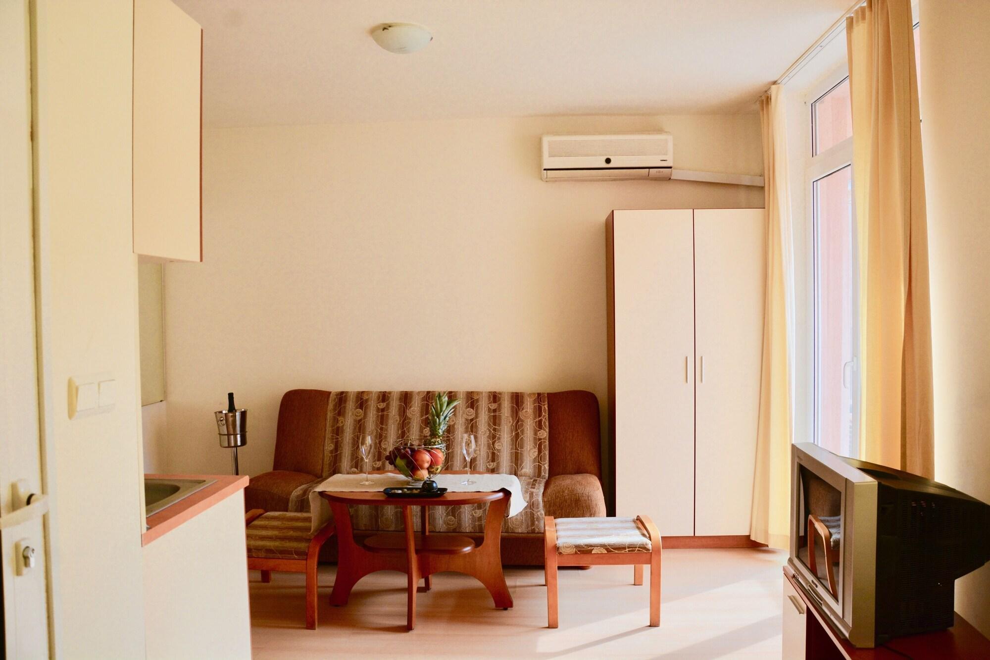 เรนโบว์ 2 ฮอลิเดย์ คอมเพล็กซ์ Hotel ซันนีบีช ภายนอก รูปภาพ